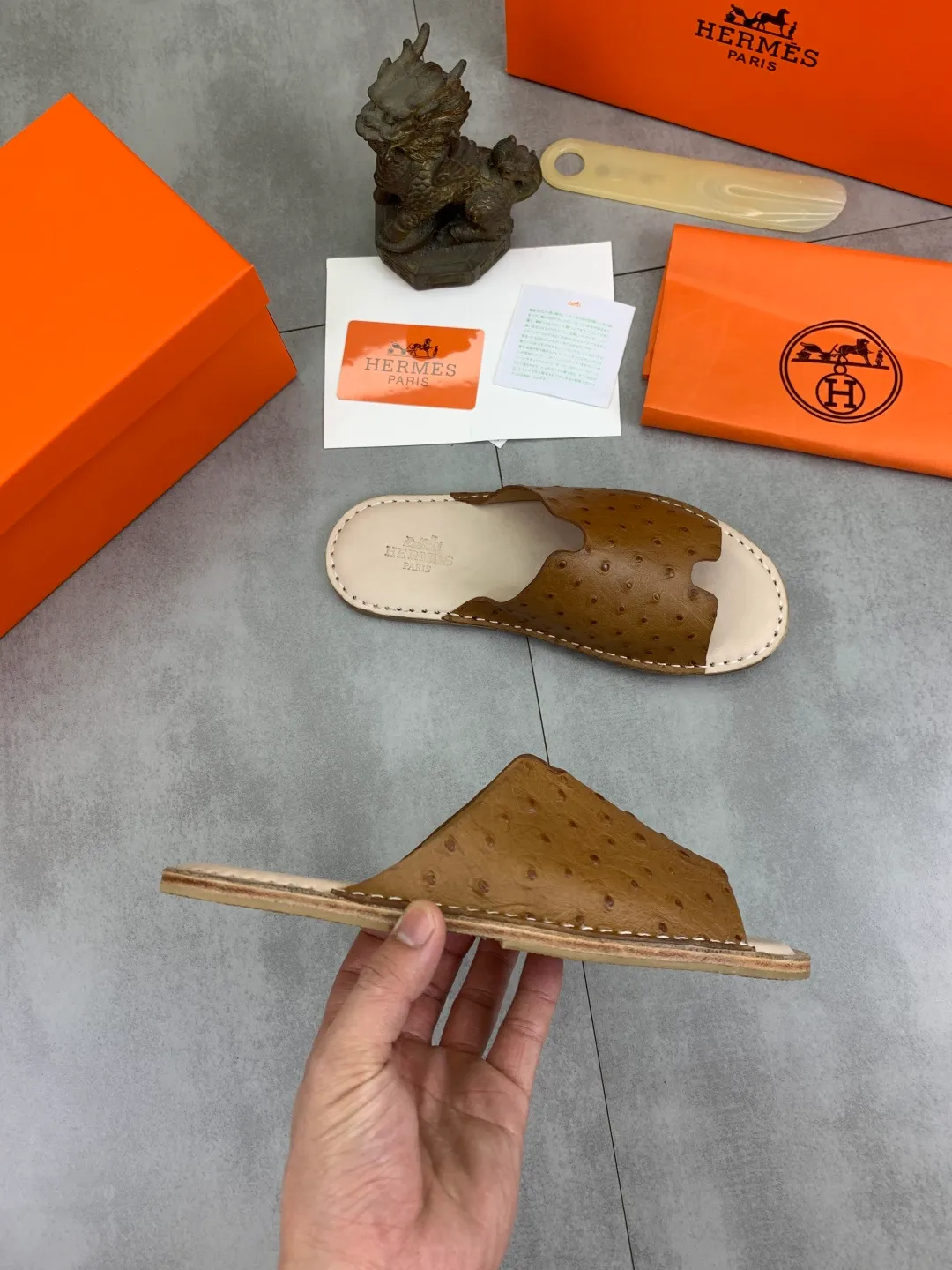 Men's men's shoes 💰P360 new model (genuine leather outsole series) new colors are coming simultaneously on the official website [HERMES] Hermès series: original development, original anatomy display, exclusive outsole [Material] Sole: original genuine leather sole with cow essence film 🌸. Fabric Original calfskin Lining: Imported cowhide, delicate and soft Code number: 38-44